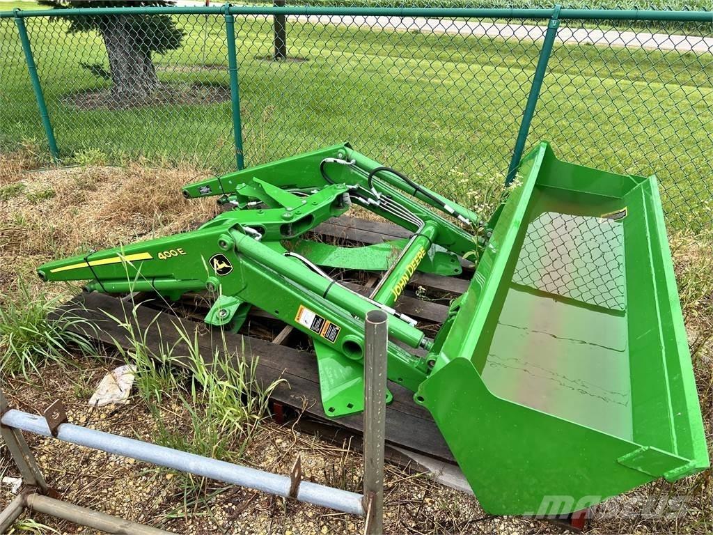 John Deere 400E Traktoriai
