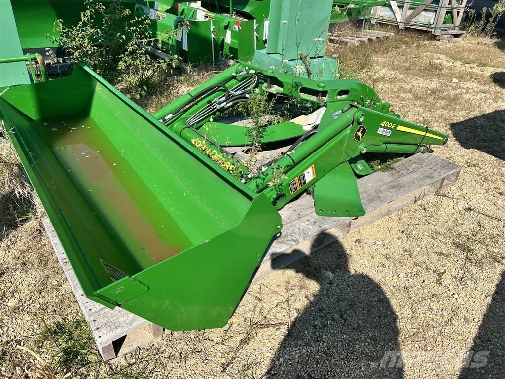 John Deere 400E Traktoriai