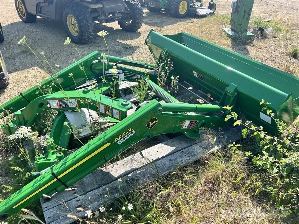 John Deere 400E Traktoriai