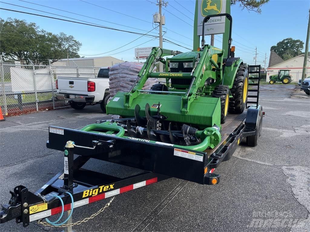 John Deere 4044M Traktoriai