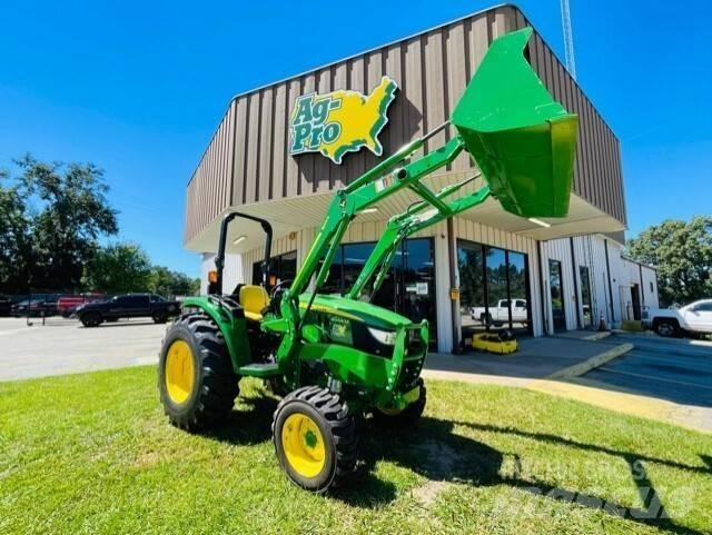 John Deere 4044M Traktoriai