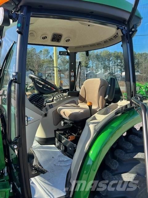 John Deere 4044R Traktoriai
