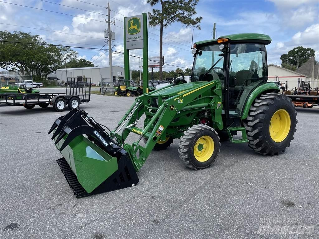 John Deere 4052R Traktoriai