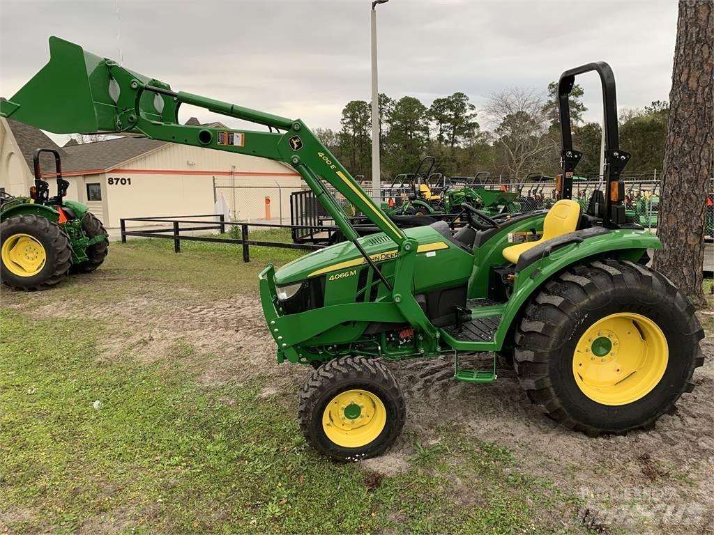 John Deere 4066M Traktoriai