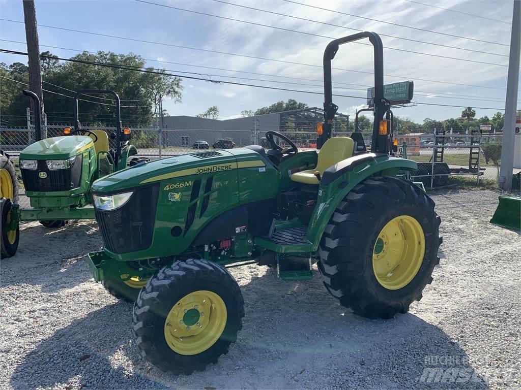John Deere 4066M Traktoriai