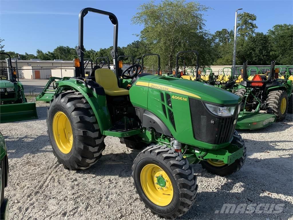 John Deere 4066M Traktoriai