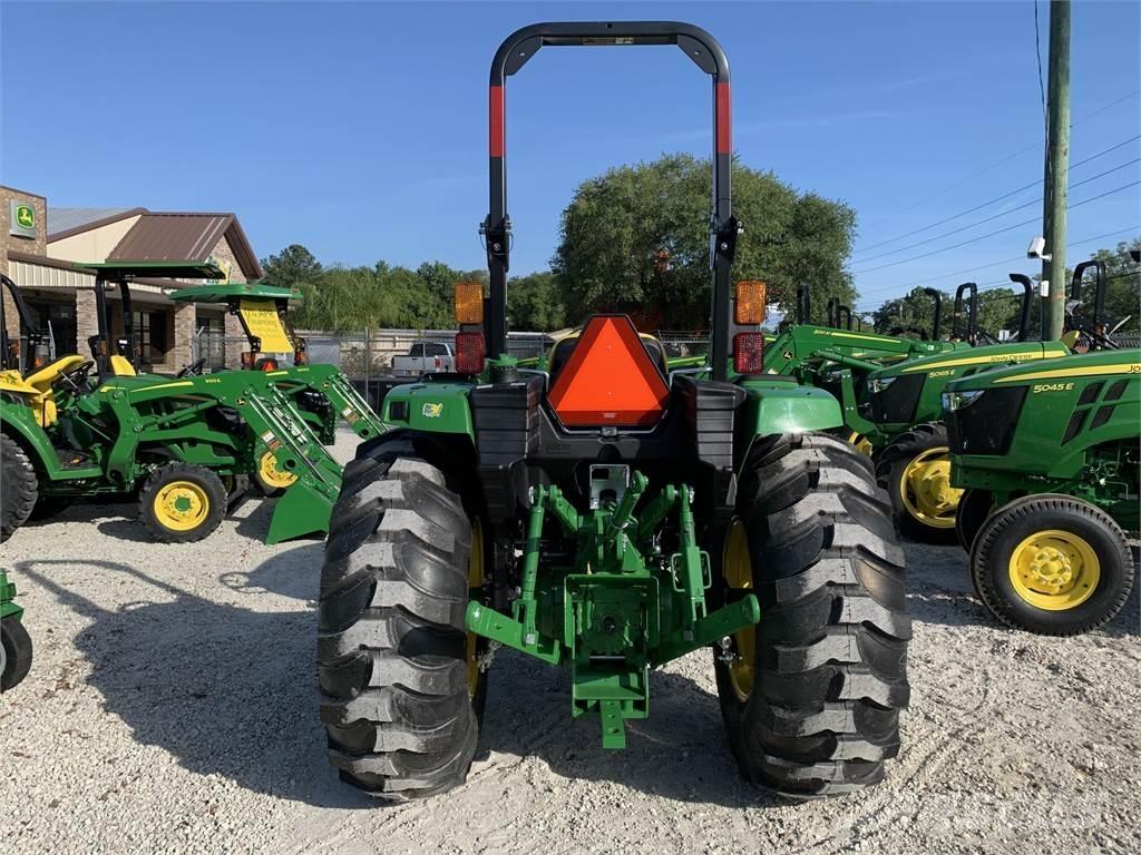 John Deere 4066M Traktoriai