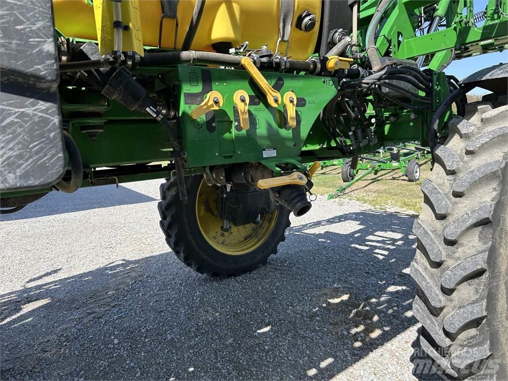 John Deere 408R Prikabinami purkštuvai