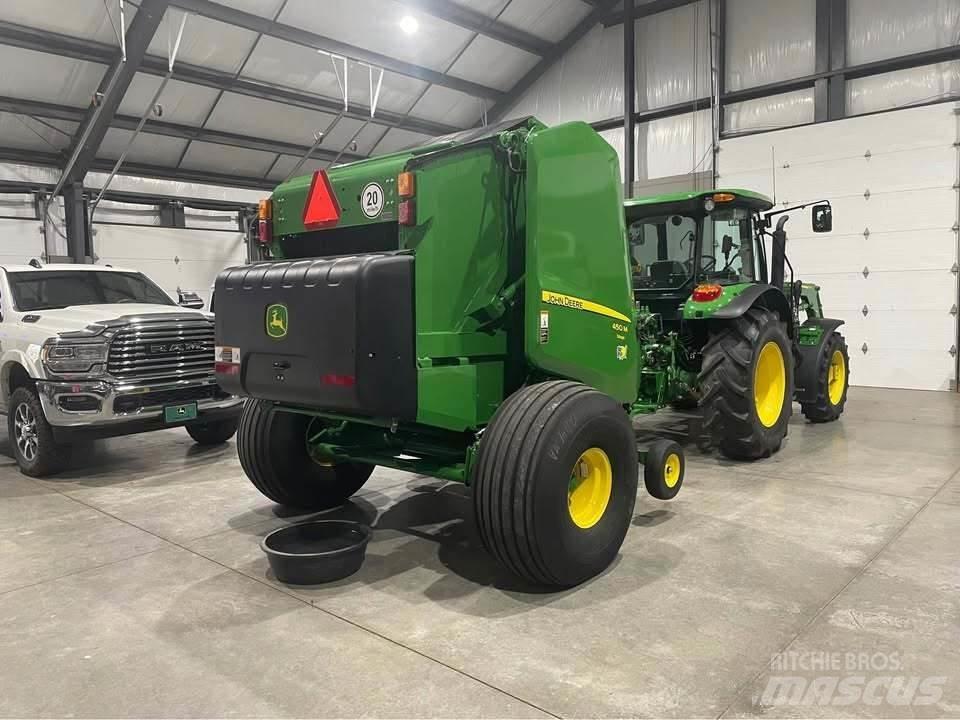 John Deere 450M Ritinių presai