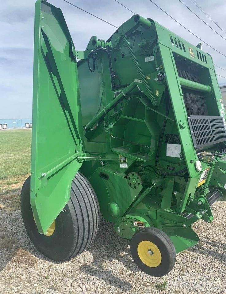 John Deere 450M Ritinių presai