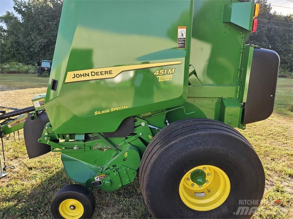 John Deere 451M Ritinių presai