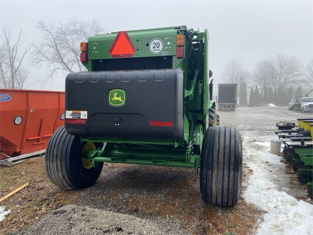 John Deere 451M Ritinių presai