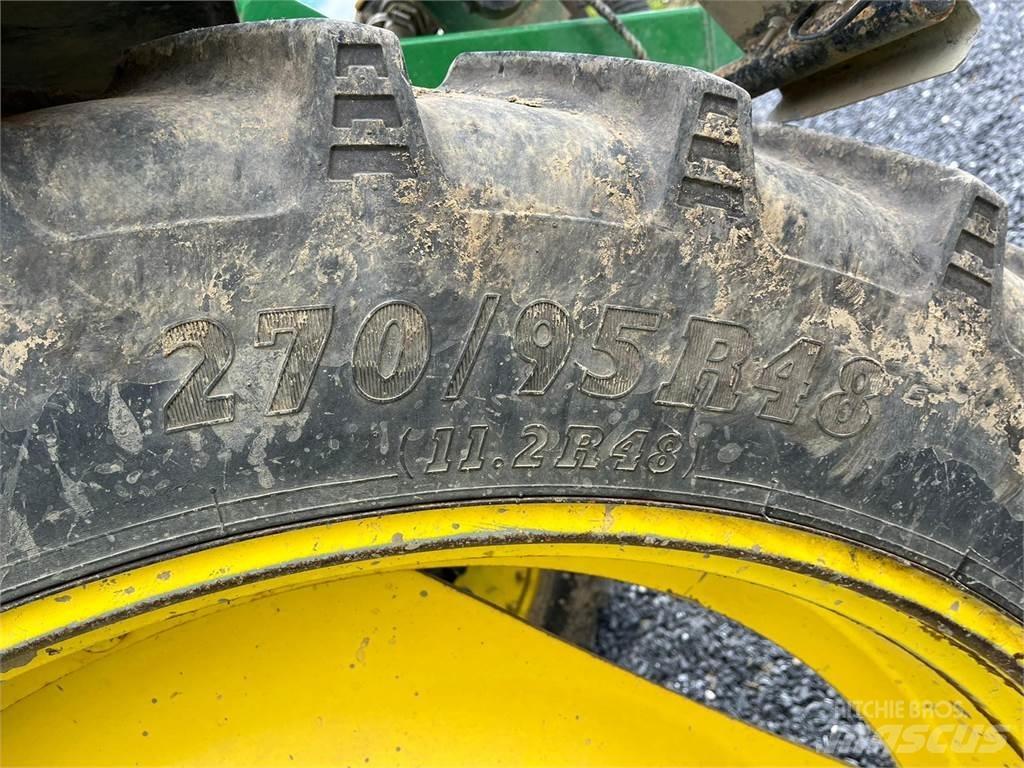 John Deere 4720 Prikabinami purkštuvai
