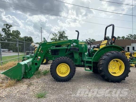 John Deere 5045E Traktoriai