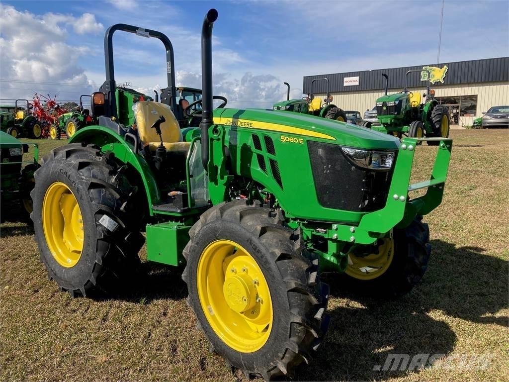 John Deere 5060E Traktoriai