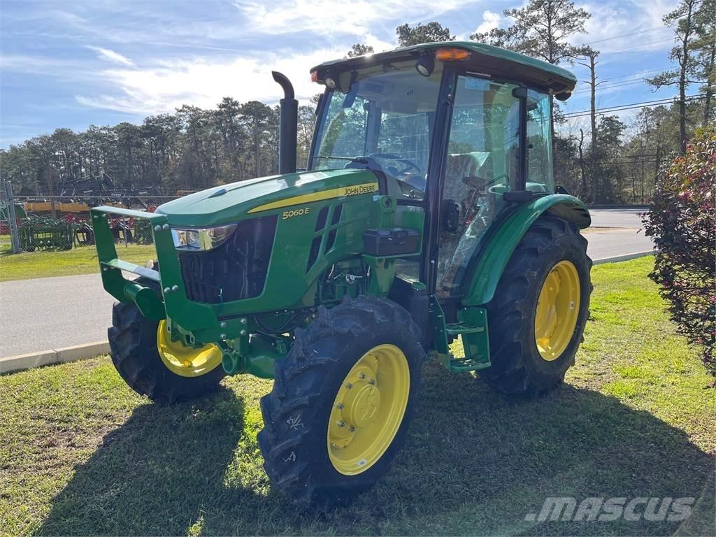 John Deere 5060E Traktoriai