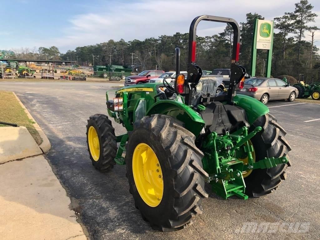 John Deere 5067E Traktoriai