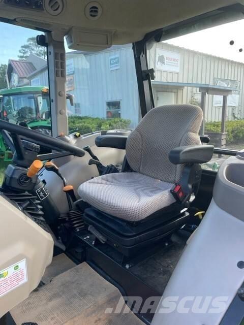 John Deere 5067E Traktoriai