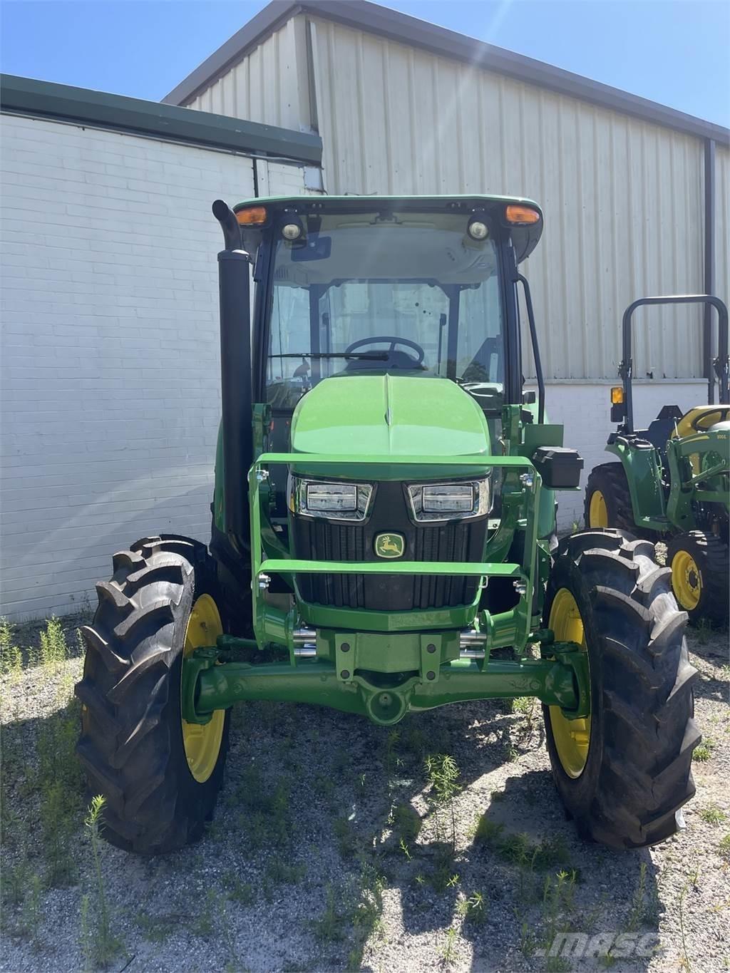 John Deere 5067E Traktoriai