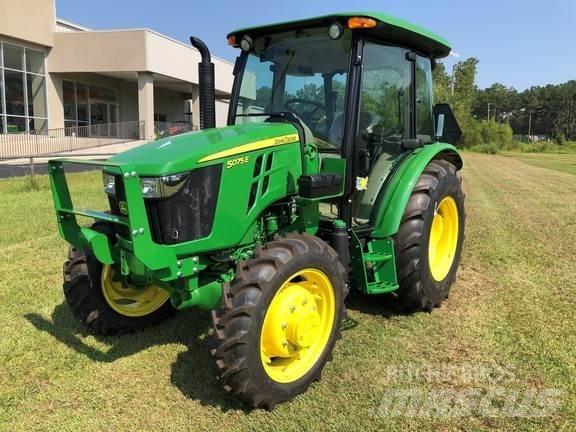 John Deere 5075E Traktoriai