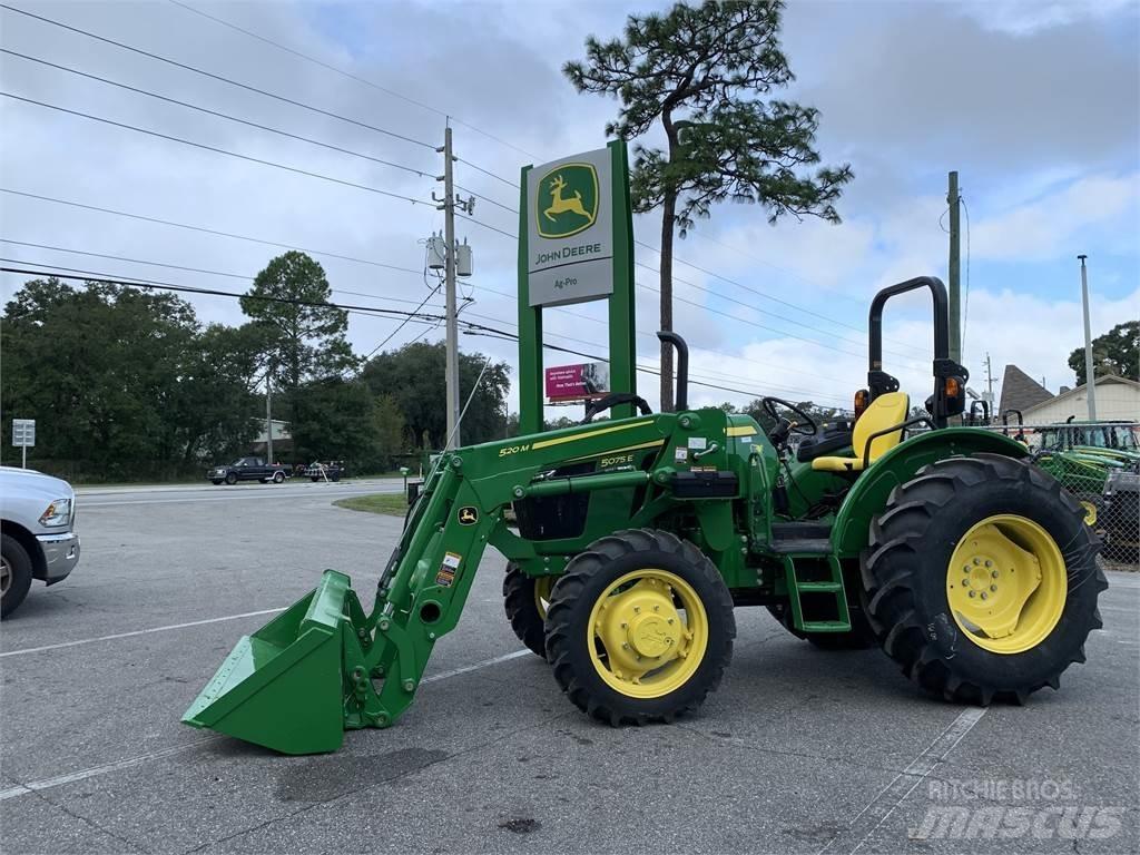 John Deere 5075E Traktoriai