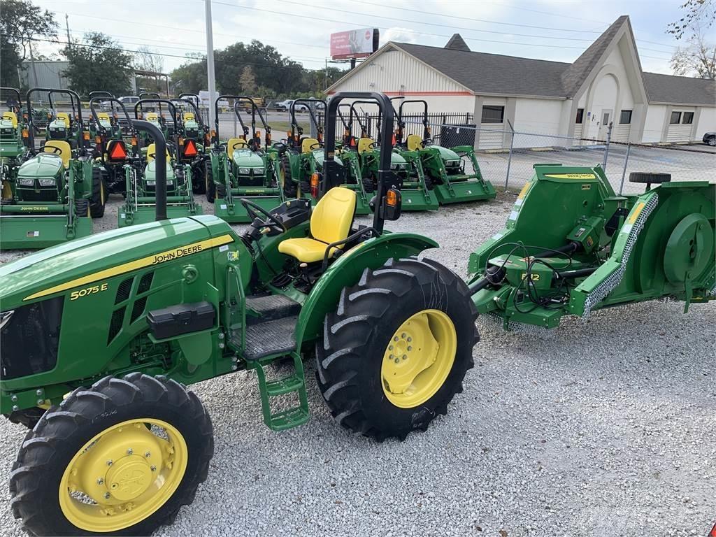 John Deere 5075E Traktoriai