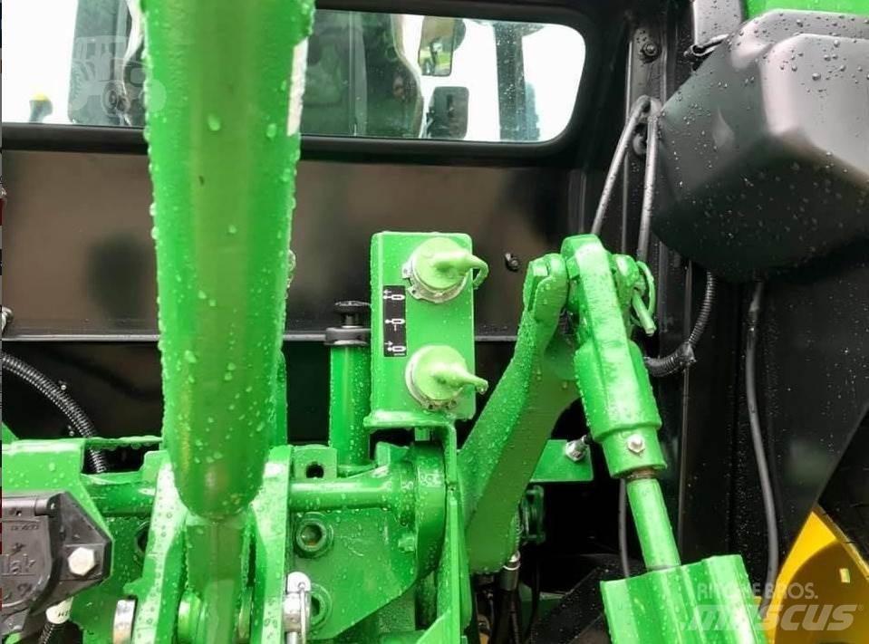John Deere 5075E Traktoriai