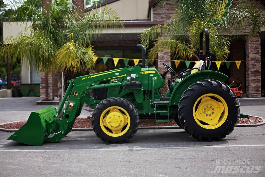 John Deere 5075E Traktoriai