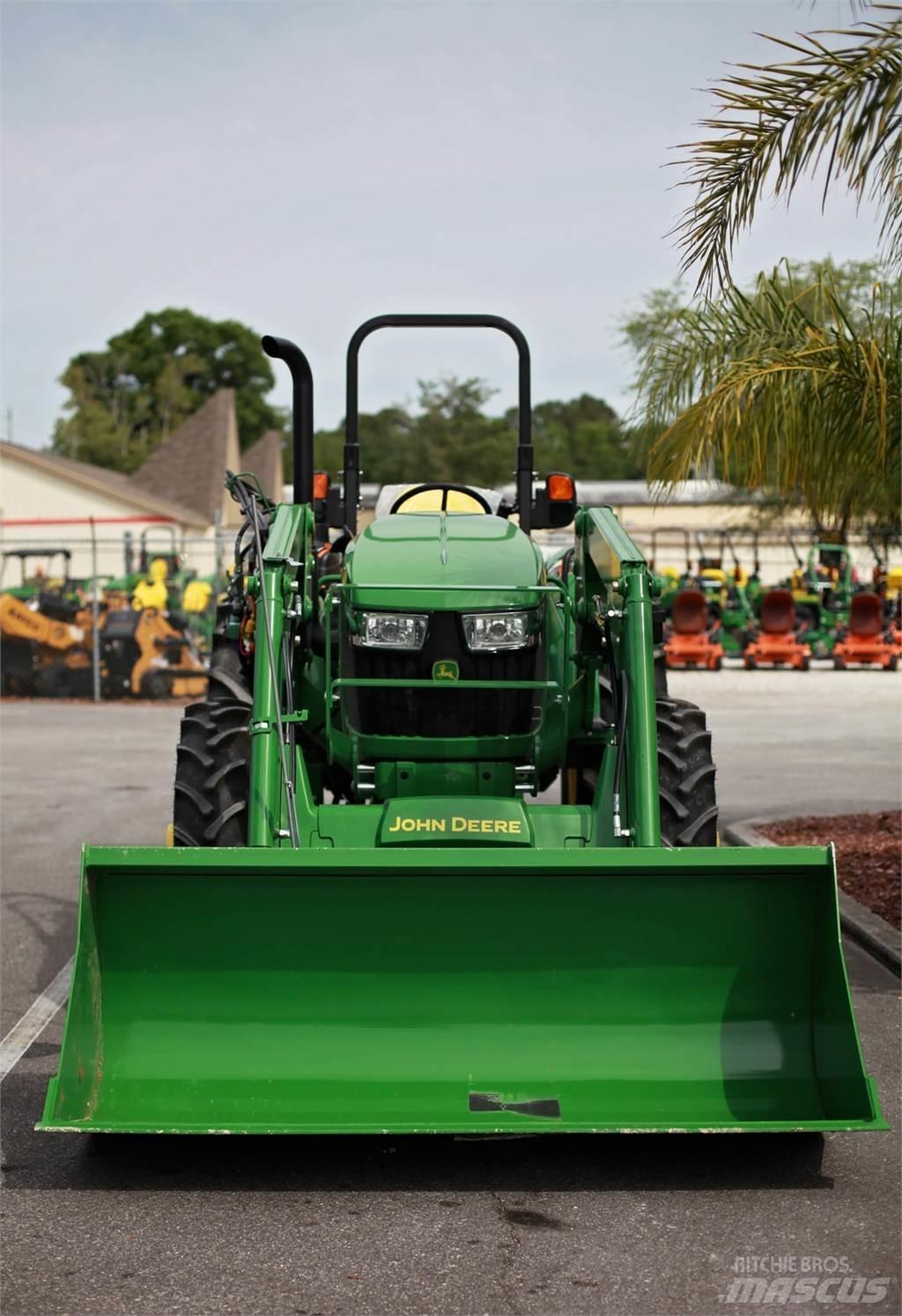 John Deere 5075E Traktoriai