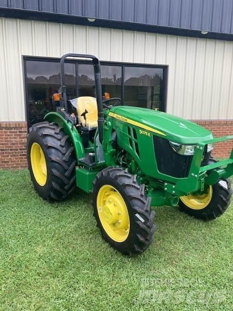 John Deere 5075E Traktoriai