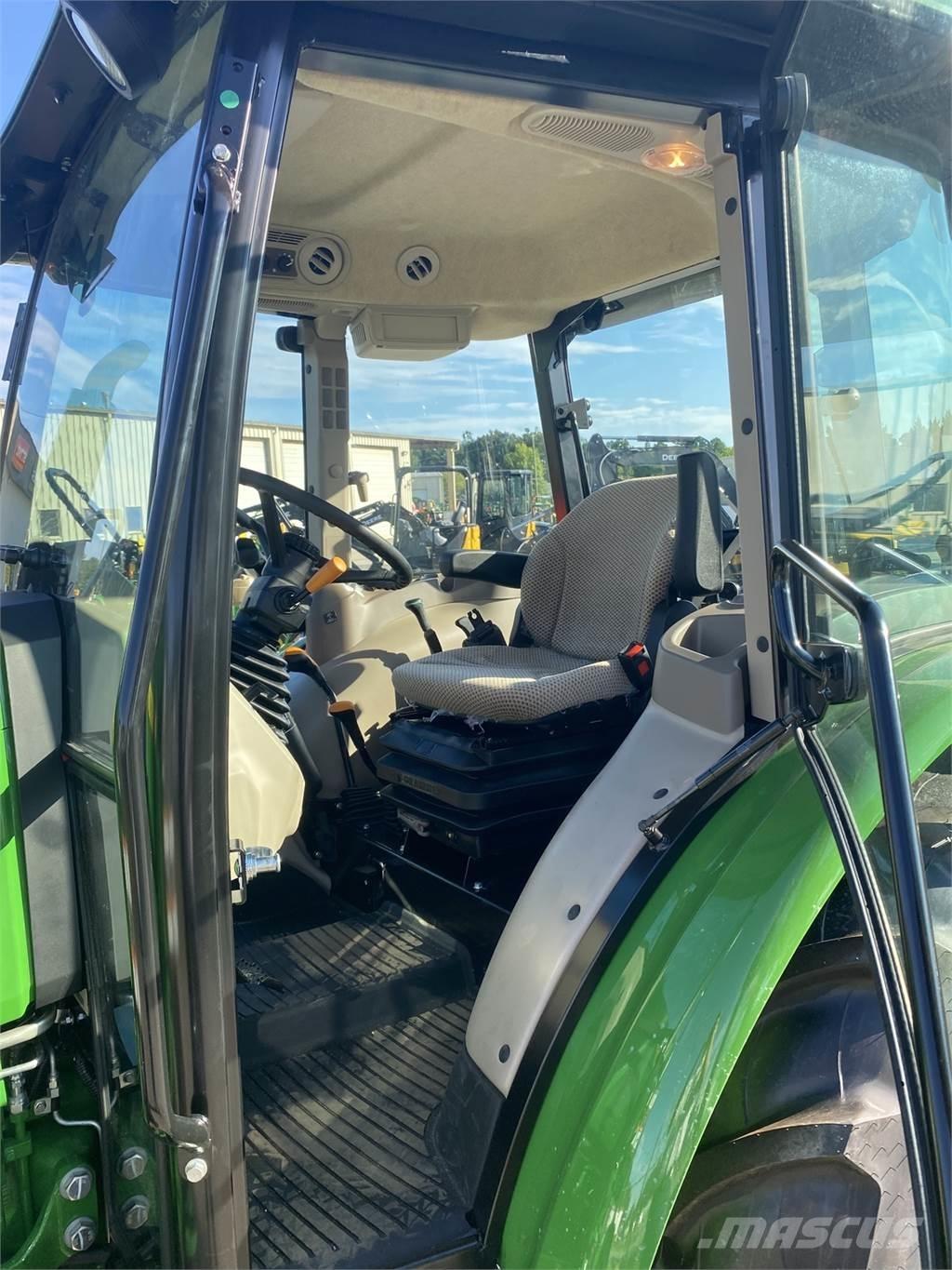 John Deere 5075E Traktoriai