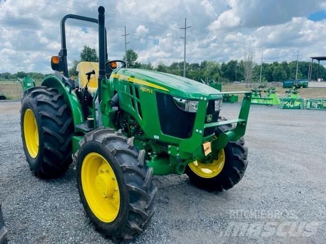 John Deere 5075E Traktoriai