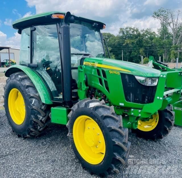 John Deere 5075E Traktoriai
