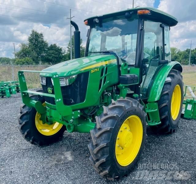 John Deere 5075E Traktoriai