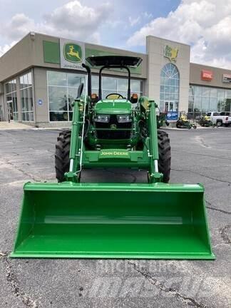 John Deere 5075E Traktoriai