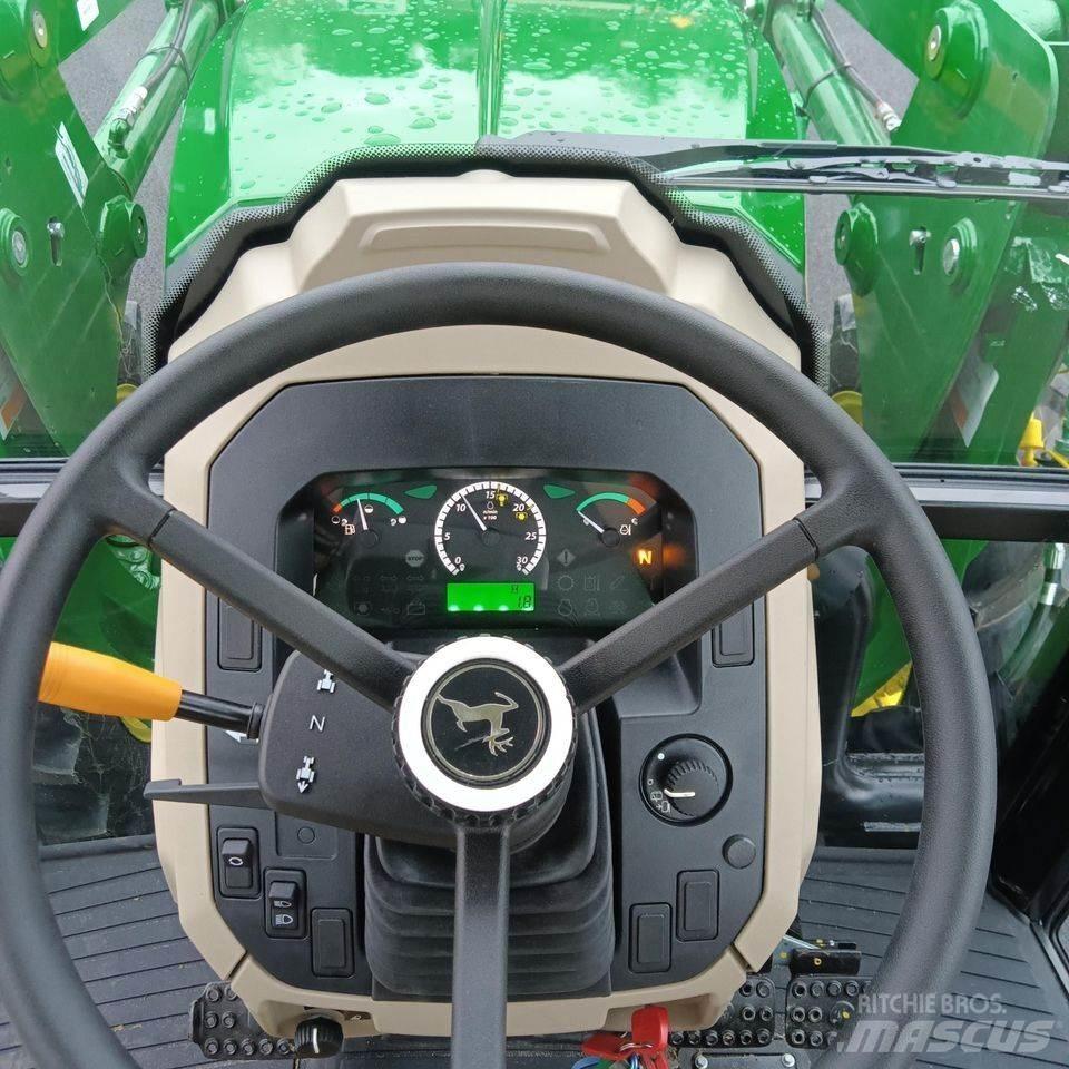 John Deere 5075E Traktoriai