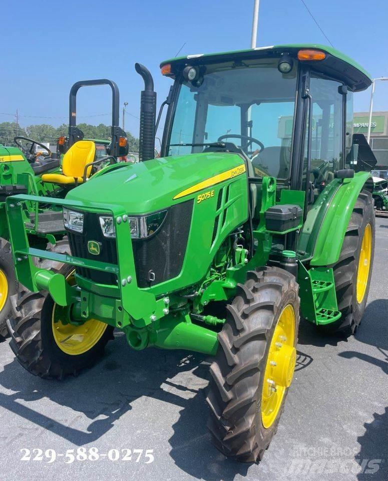 John Deere 5075E Traktoriai