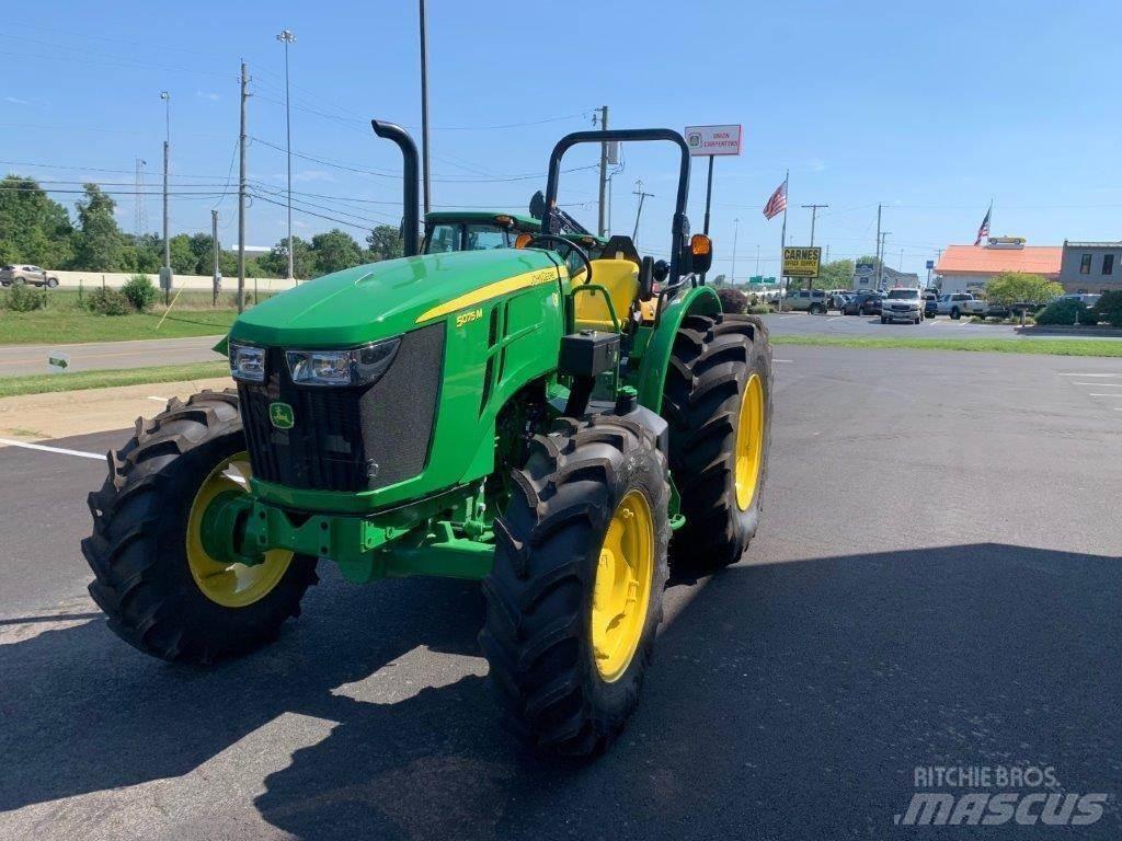 John Deere 5075M Traktoriai