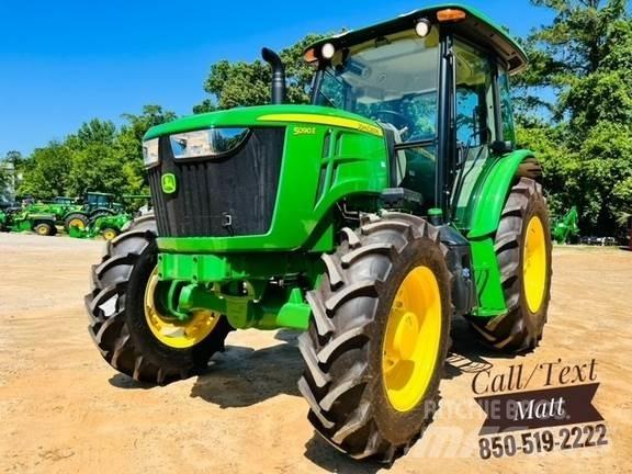John Deere 5090E Traktoriai