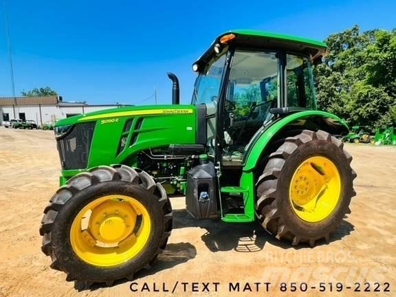 John Deere 5090E Traktoriai