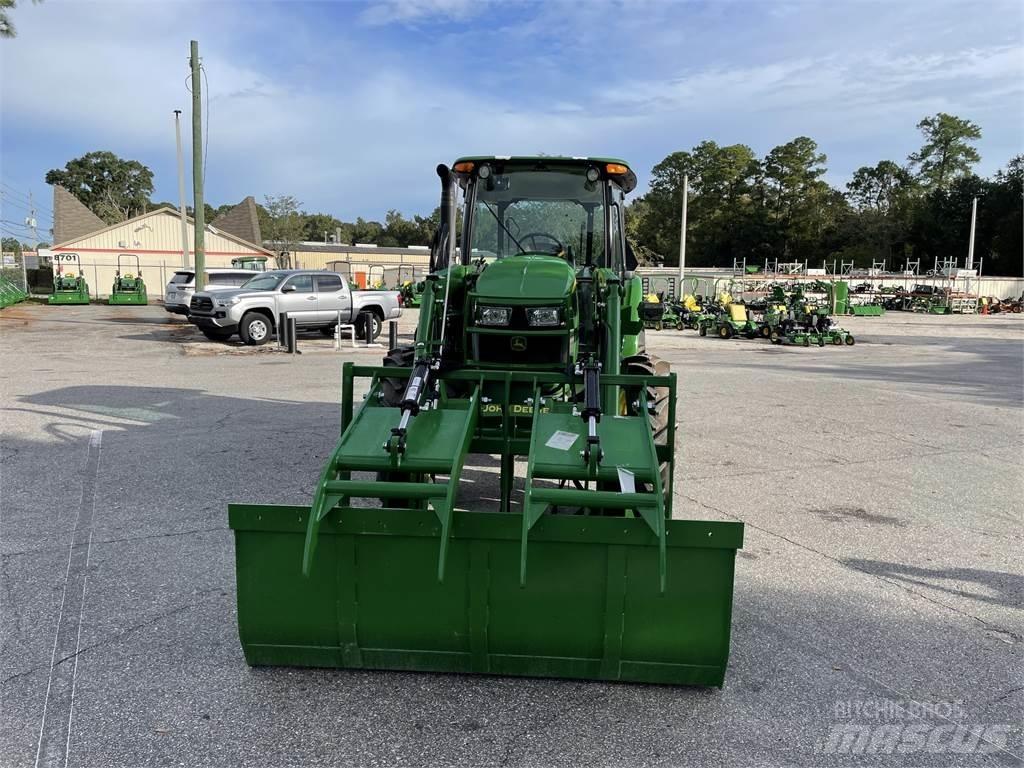 John Deere 5090E Traktoriai
