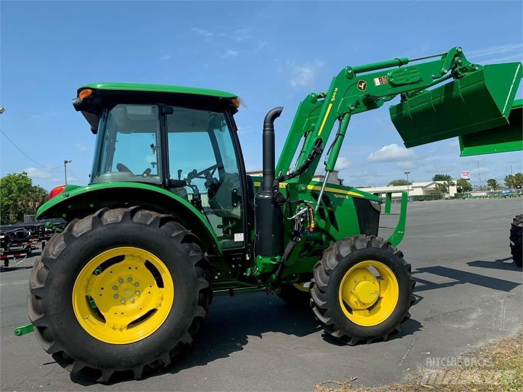 John Deere 5090E Traktoriai