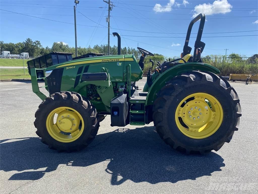 John Deere 5090E Traktoriai