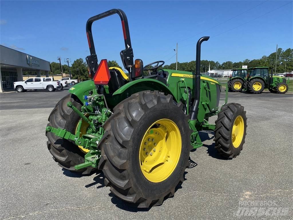 John Deere 5090E Traktoriai