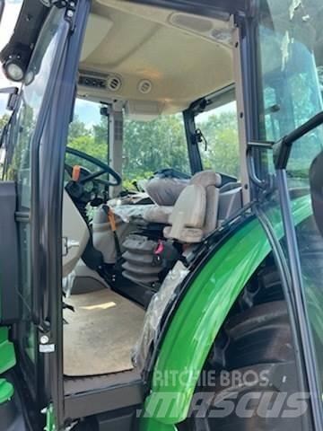 John Deere 5090M Traktoriai