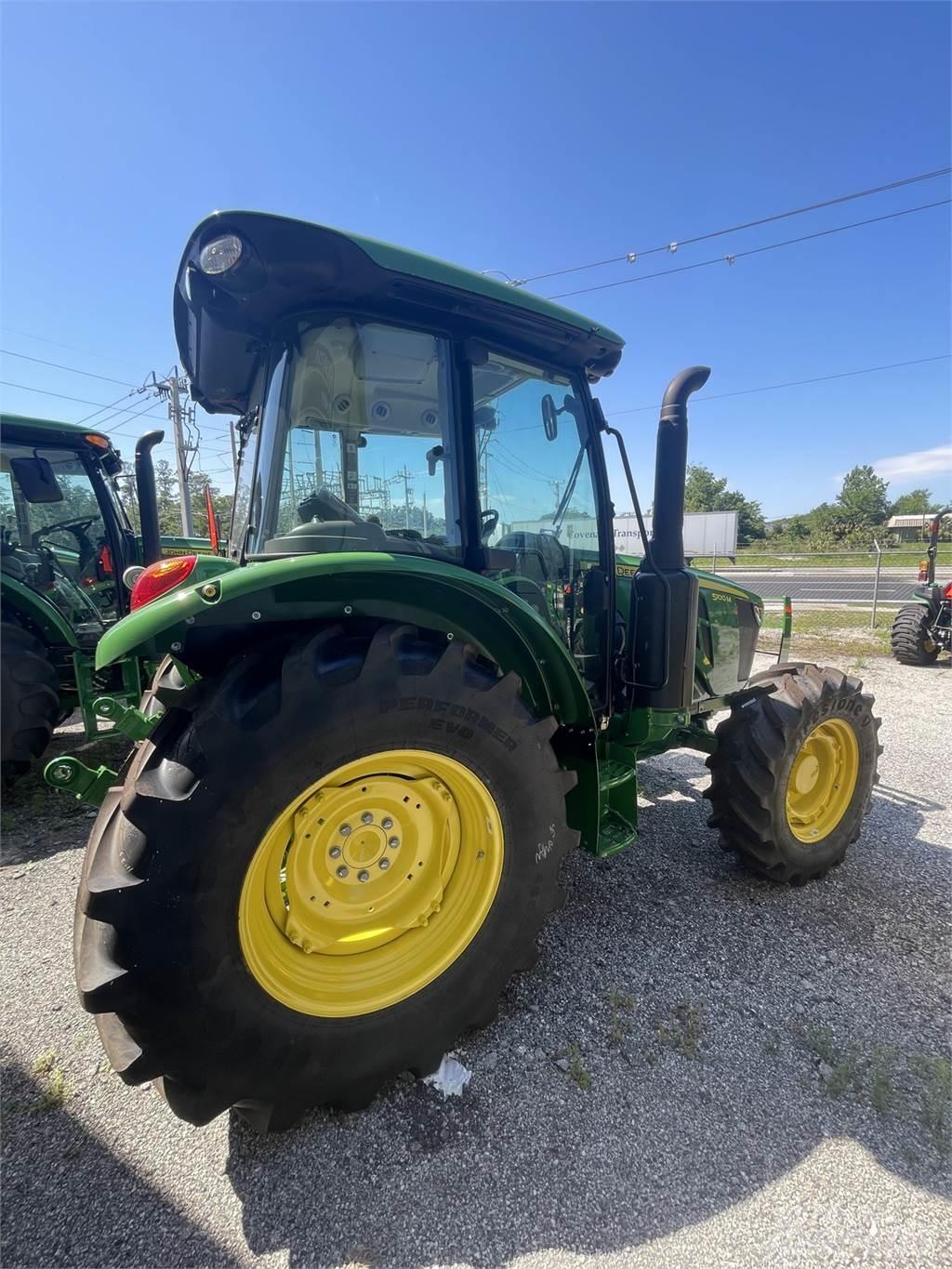 John Deere 5105M Traktoriai