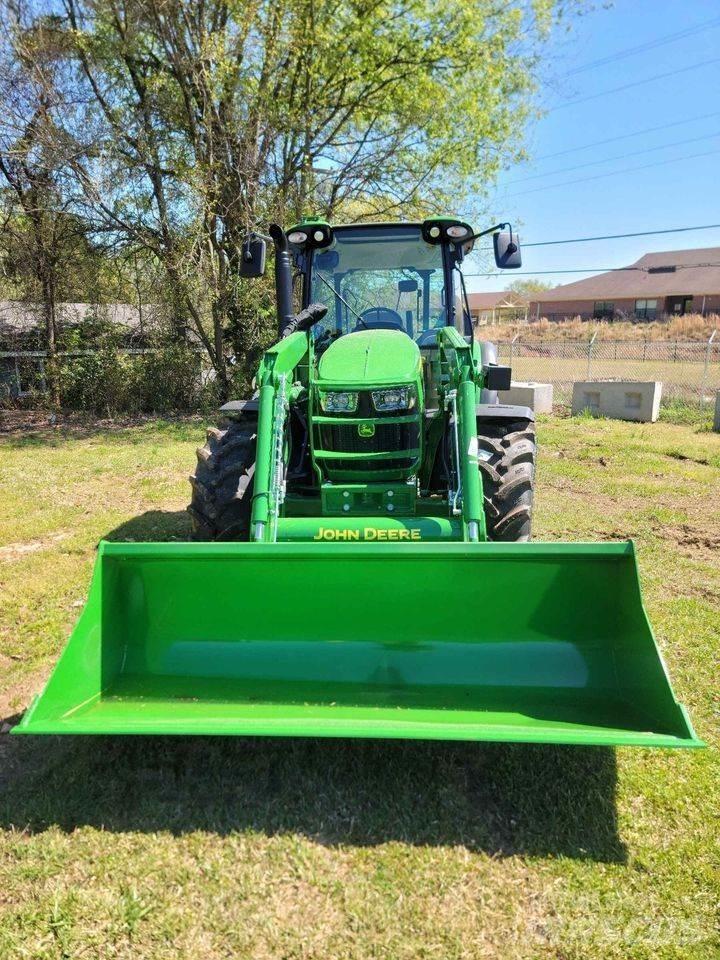 John Deere 5125M Traktoriai