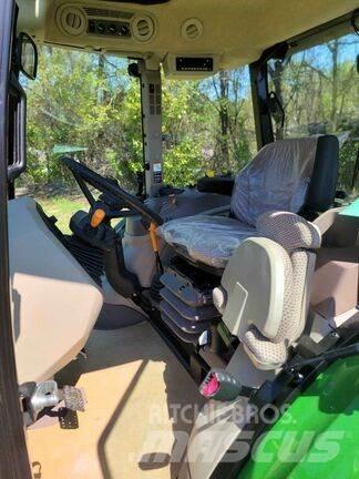 John Deere 5125M Traktoriai