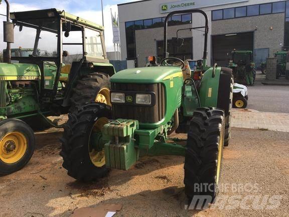 John Deere 5515 Traktoriai