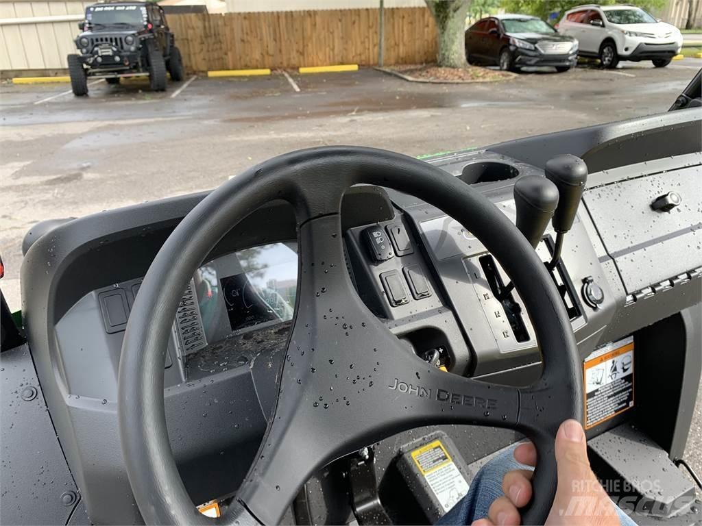 John Deere 590M Specializuotos paskirties technika